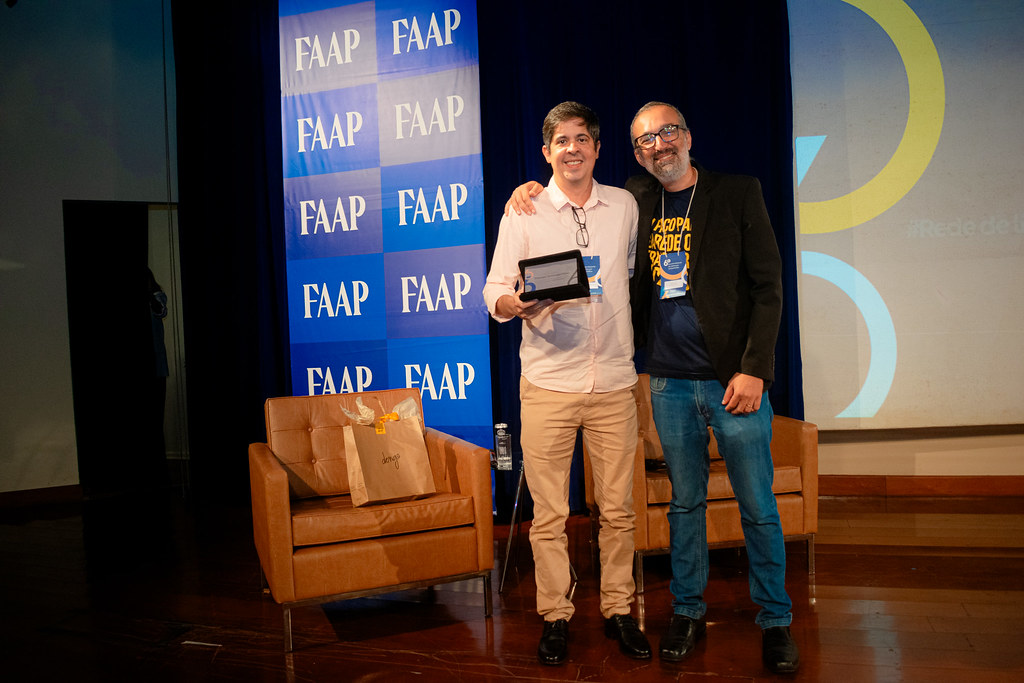 Premiados no palco do Prêmio Liderança Pública